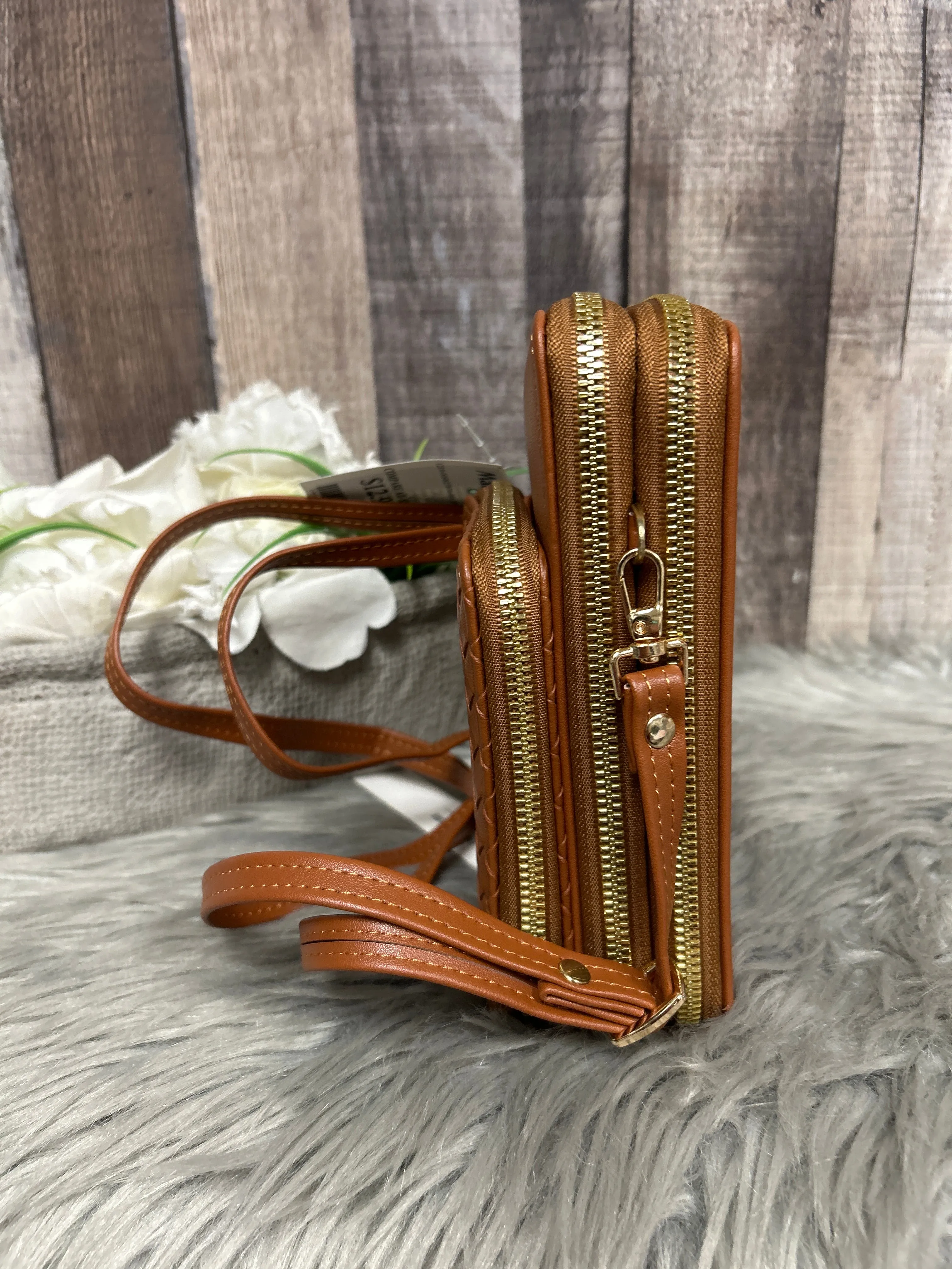 Crossbody By Cme, Size: Small